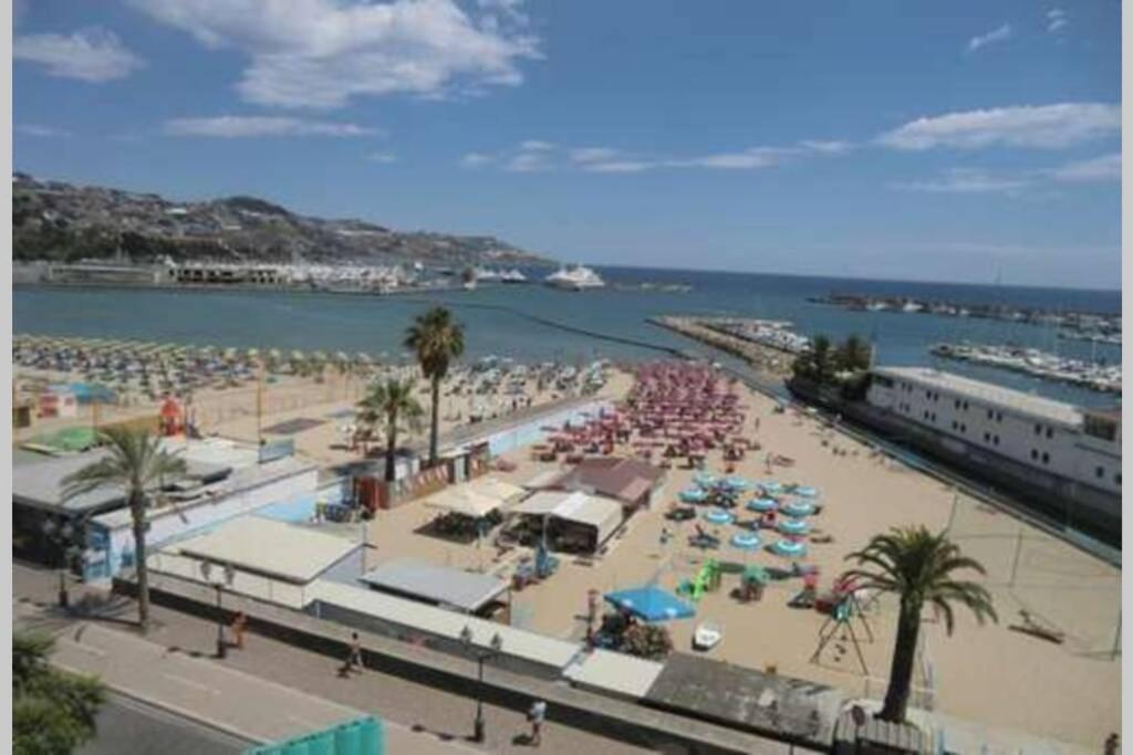 Centrally Located Apt By Harbour With Elevator Sanremo Eksteriør billede