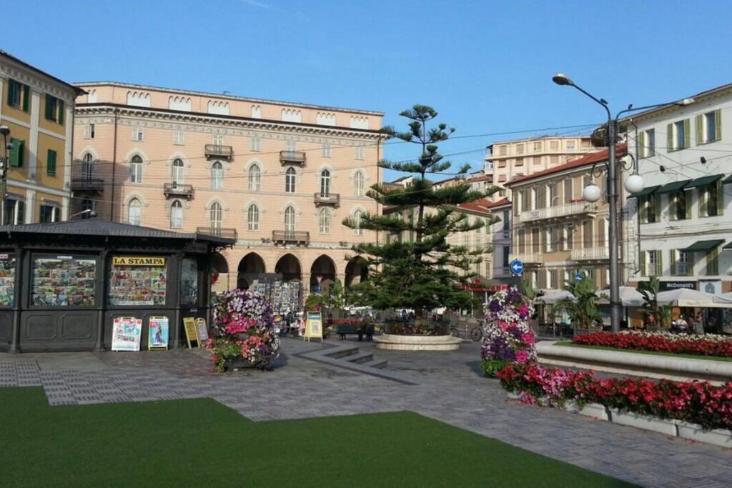 Centrally Located Apt By Harbour With Elevator Sanremo Eksteriør billede