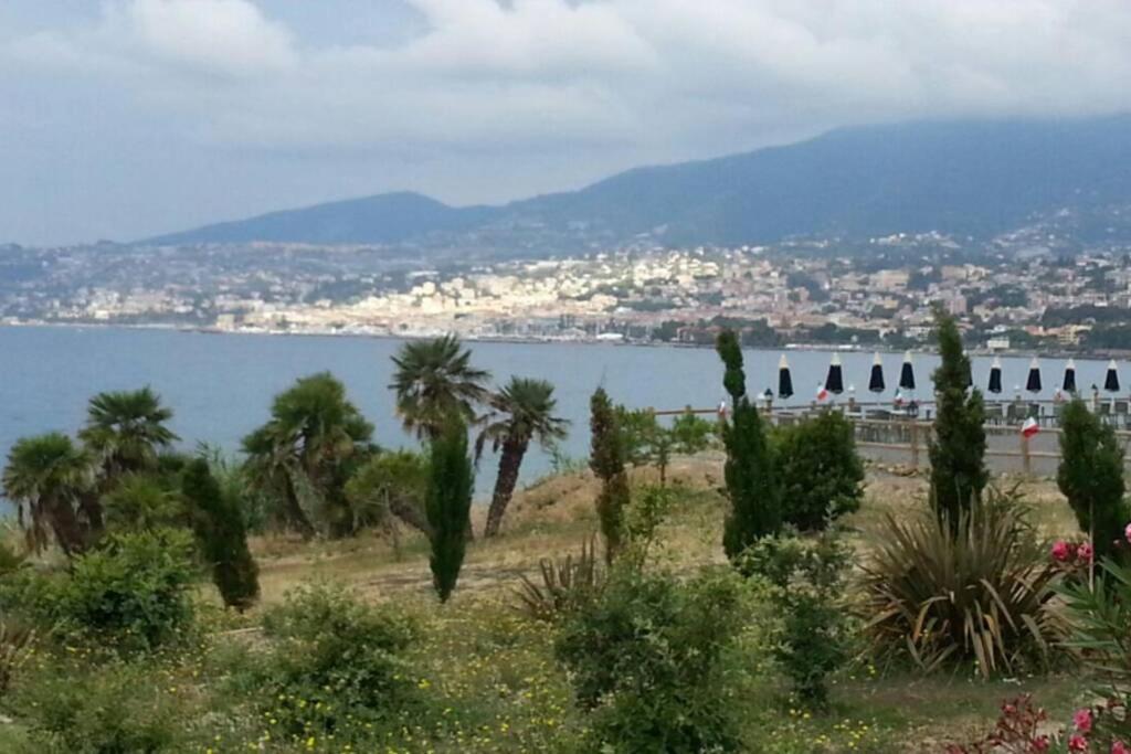 Centrally Located Apt By Harbour With Elevator Sanremo Eksteriør billede