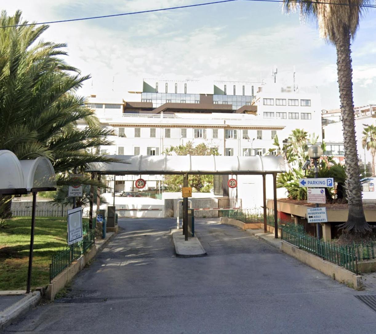 Centrally Located Apt By Harbour With Elevator Sanremo Eksteriør billede